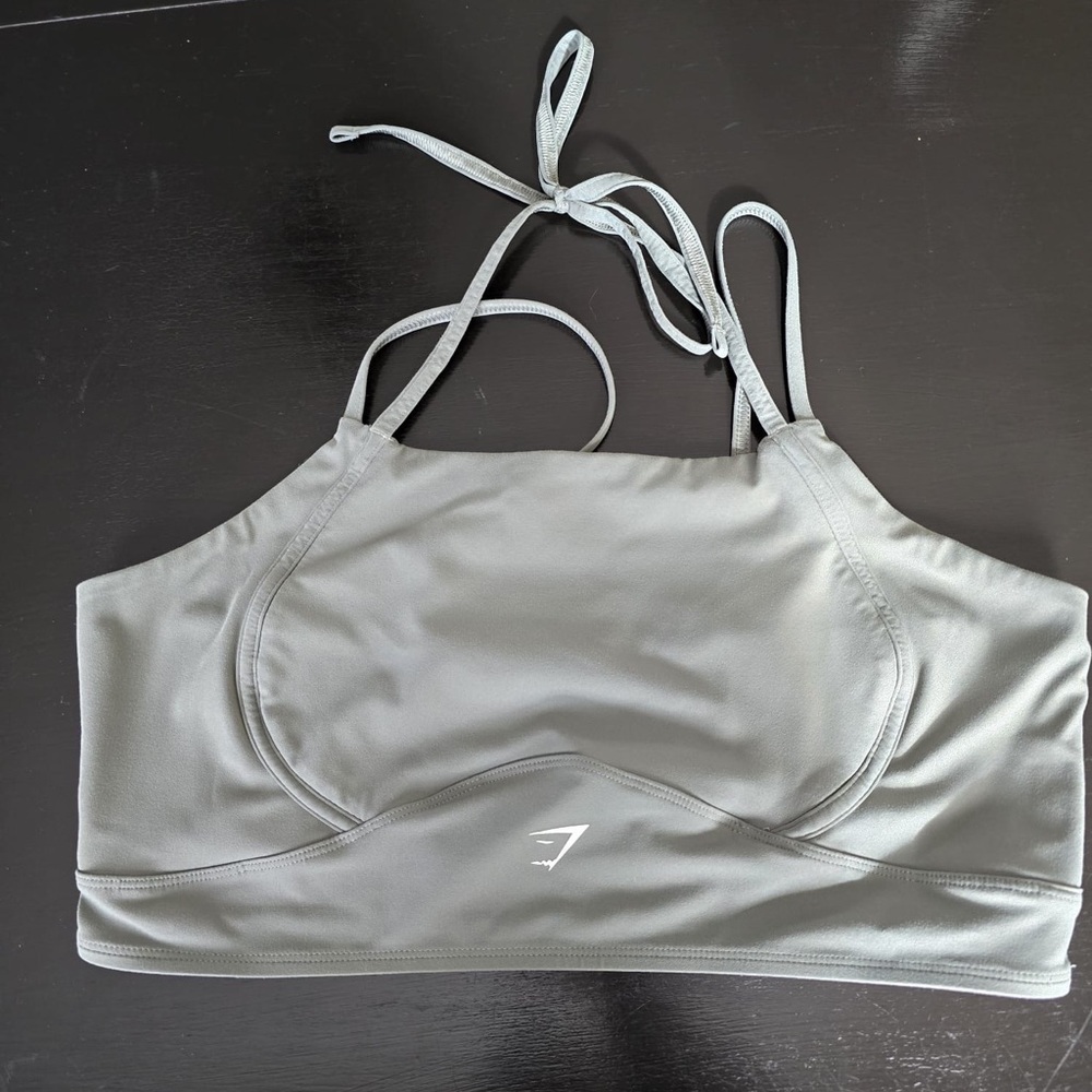Gym-Shark green sportsbra